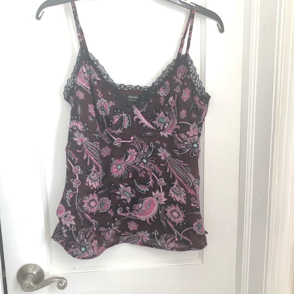 👗 Lace trim paisley cami w/ sequins